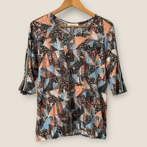 Enjoy Geometric 3/4 Sleeve Top